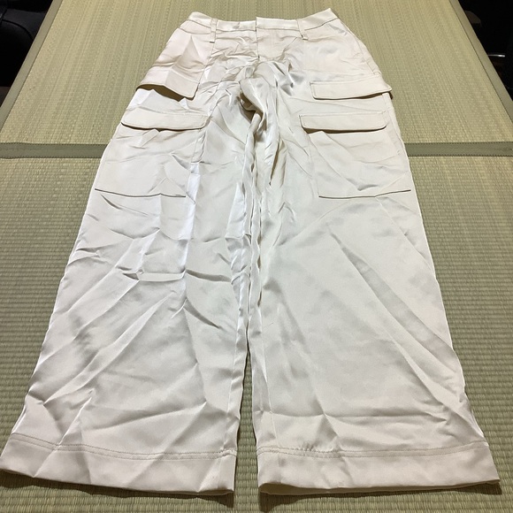 Noli Milan Satin Cargo Pant - Pearl Women’s Size 4 - Picture 4 of 9